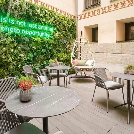 Hotell Catalonia Las Cortes 4*