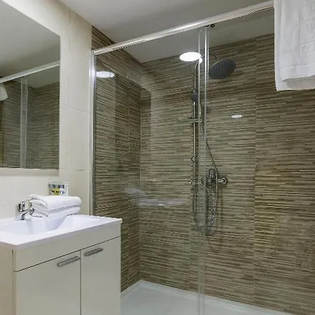 Aparthotel Boutique Urban Serrano 2*