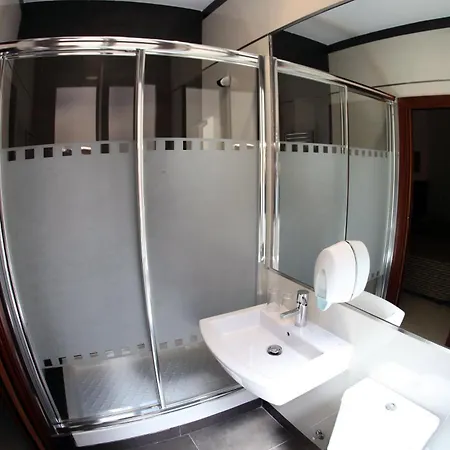 Guest house Atocha Almudena Martin 2*