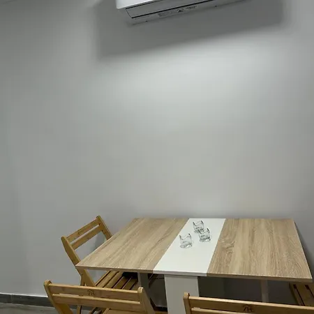 A Unos Pasos A Paseo Del Prado Διαμέρισμα