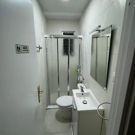 Basic Madrona Pensión 3*