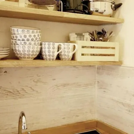 Apartamento Mini Estudio De 8 M2 En El Corazon De Malasana De Membrillosuites