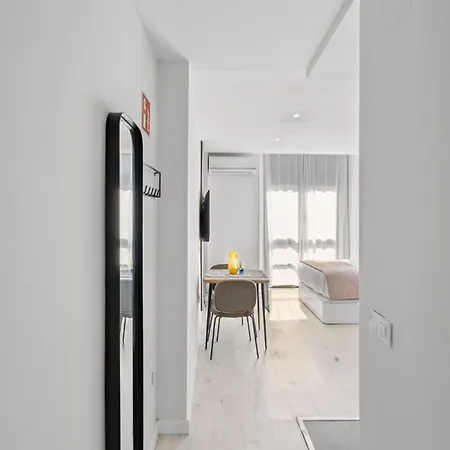 Limehome Calle De La Paloma Apartamento