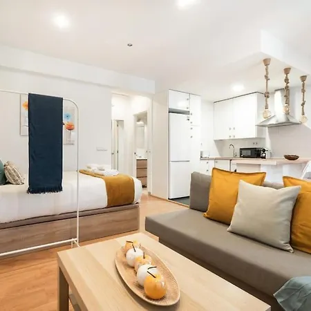 Exterior Flat In The Golden Mile In - 3