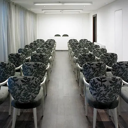 오스페스 푸에르타 데 알칼라 호텔
