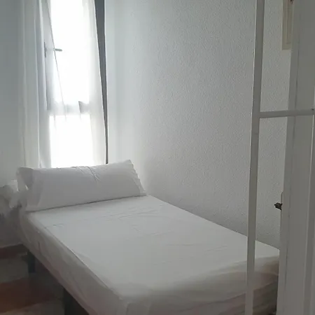 Guest house Fuencarral Kryse&breogan 2*