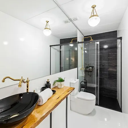 Spacious 3 Bedroom In Centro Apartment Madrid