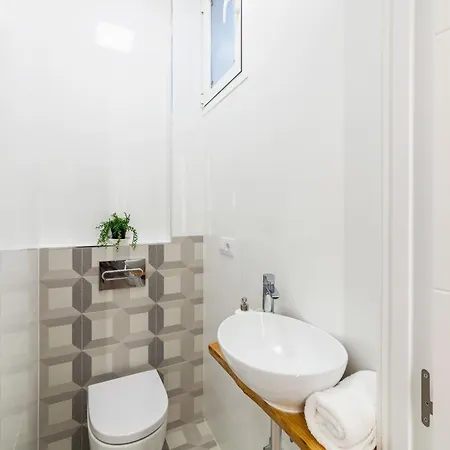 Apartment Spacious 3 Bedroom In Centro Madrid