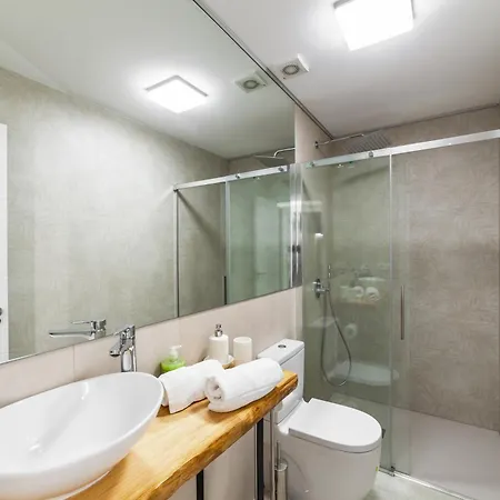 Spacious 3 Bedroom In Centro Madrid