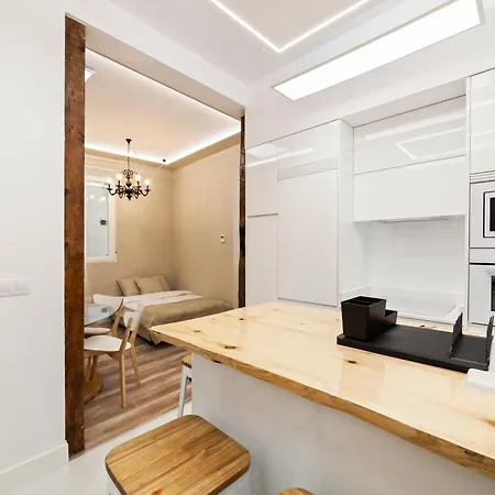 Spacious 3 Bedroom In Centro Apartment *