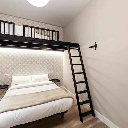 Spacious 3 Bedroom In Centro Madrid