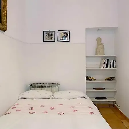 Apartment Acogedor Piso A 5min Del Prado