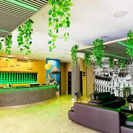 Hotel La Cantuena 3*