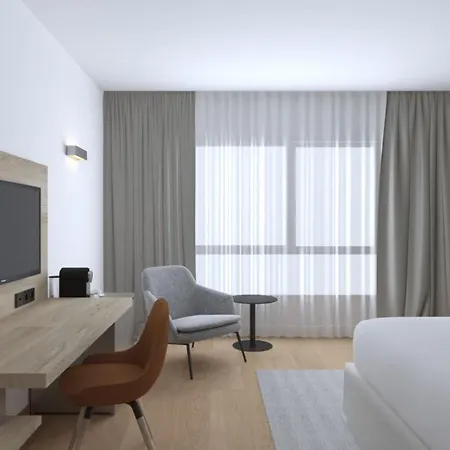 Crowne Plaza Airport 4* Madrid