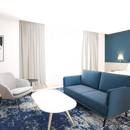 Hotell Crowne Plaza Airport 4*