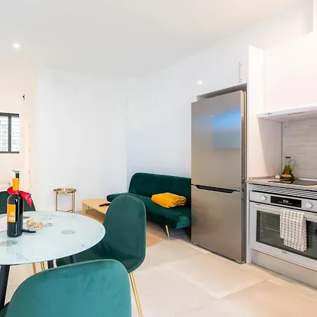 Lemon & Bernabeu Apartmanhotel *