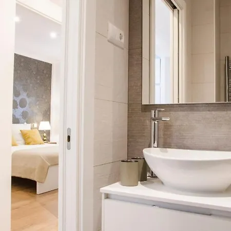 Apartment Modern And Cozy- 2 Bedrooms 2 Bathrooms- San Eugenio- Mintystay *