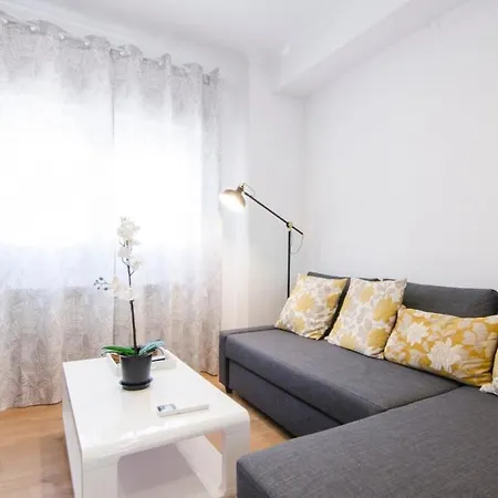 Modern And Cozy- 2 Bedrooms 2 Bathrooms- San Eugenio- Mintystay *