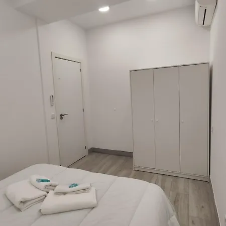 Only For Women Madrid-sol Hostal *