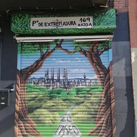 El Paseo A 169 - Junto A La * Madrid