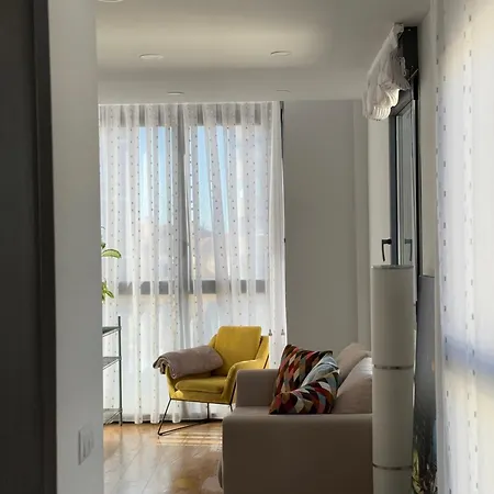 Luminoso En El Centro De Madrid