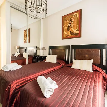 Deluxe Apartment
