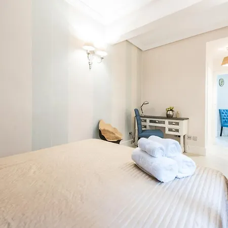 Deluxe Apartment *