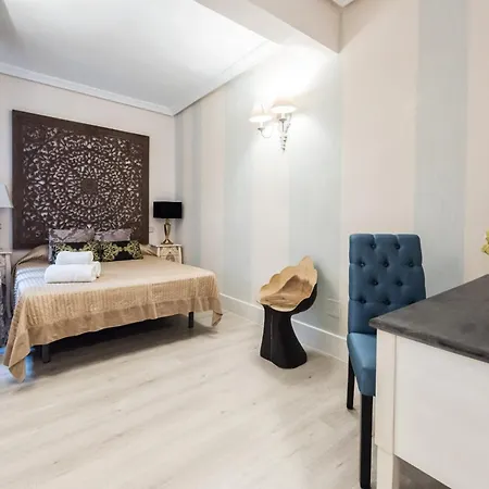 Deluxe Apartment *