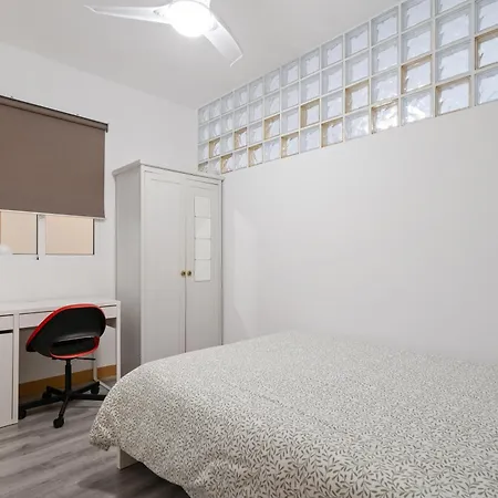La Latina Sol. Espacioso Apartamento, 12 Pax *