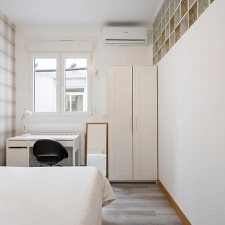 La Latina Sol. Espacioso Apartamento, 12 Pax * Madri