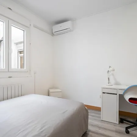 La Latina Sol. Espacioso Apartamento, 12 Pax *