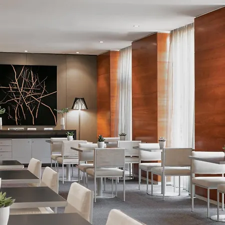 Hotel Ac Los Vascos By Marriott 3*