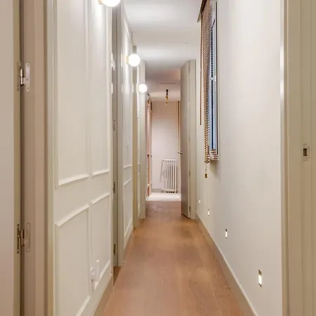 Luxury & Exclusive Salamanca 10 Pax Apartment *
