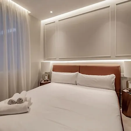 Luxury & Exclusive Salamanca 10 Pax Apartment