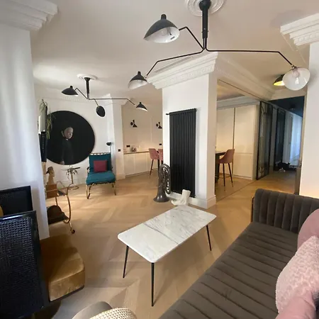 Luxury In Gran Via Apartment Madrid