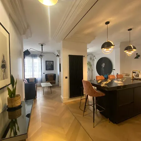 Luxury In Gran Via Madrid