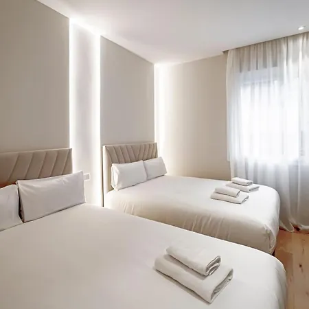 Stylish 5br Flat With Terrace *
