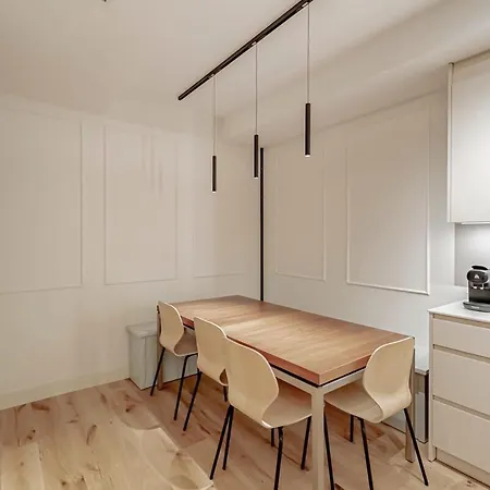 Stylish 5br Flat With Terrace