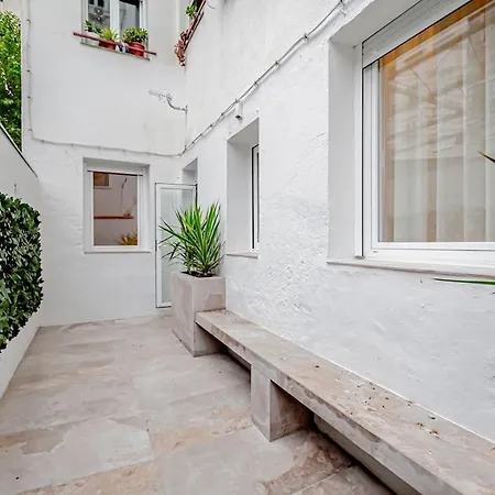 Stylish 5br Flat With Terrace Apartment