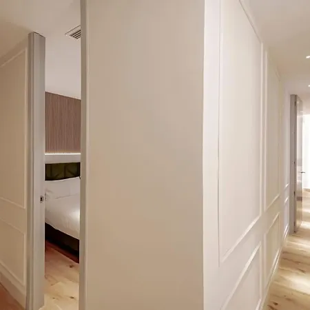 Stylish 5br Flat With Terrace *