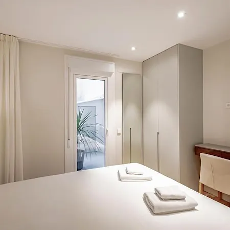 Stylish 5br Flat With Terrace Apartment