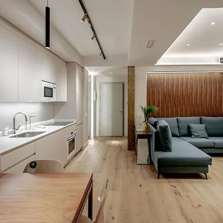 Stylish 5br Flat With Terrace
