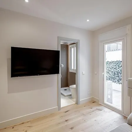 Stylish 5br Flat With Terrace Apartment *