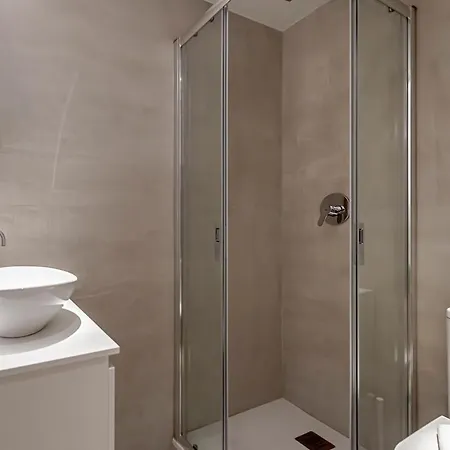 Apartment Stylish 5br Flat With Terrace *