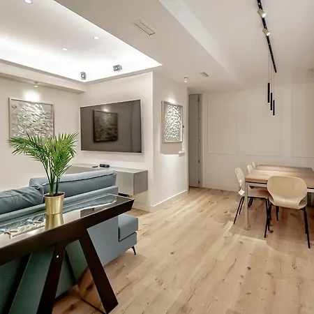 Apartment Stylish 5br Flat With Terrace