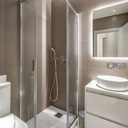 Apartment Stylish 5br Flat With Terrace *