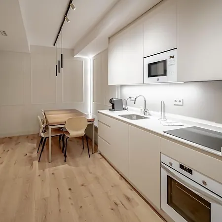 Stylish 5br Flat With Terrace Apartment *