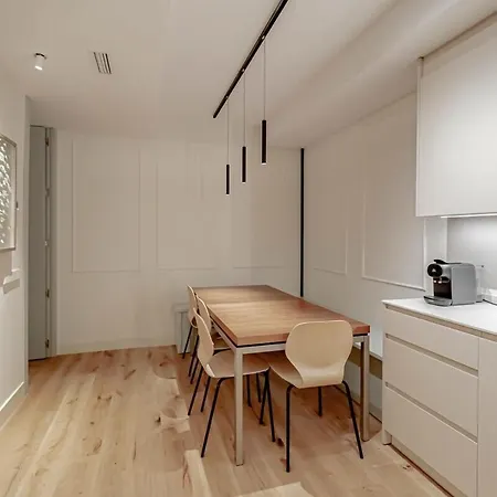 Stylish 5br Flat With Terrace Madrid