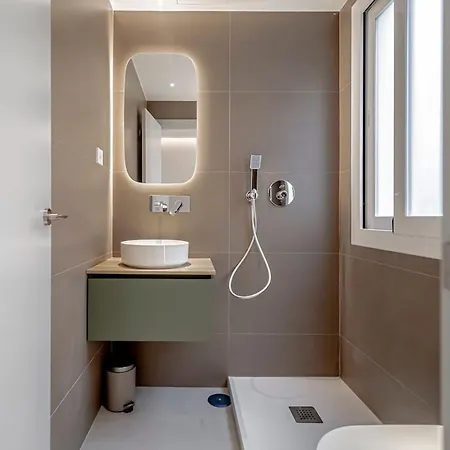 Stylish 5br Flat With Terrace Apartment
