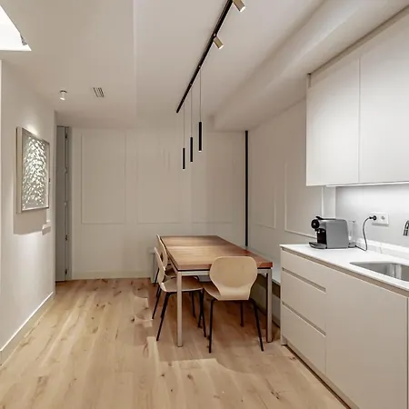 Stylish 5br Flat With Terrace Apartment *